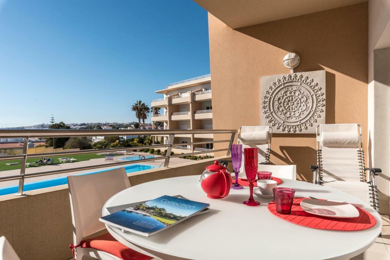 Beachfront Flat, Private Parking, Pools, Sea At Less Than 200 M (Adults Only) Appartement Albufeira Buitenkant foto