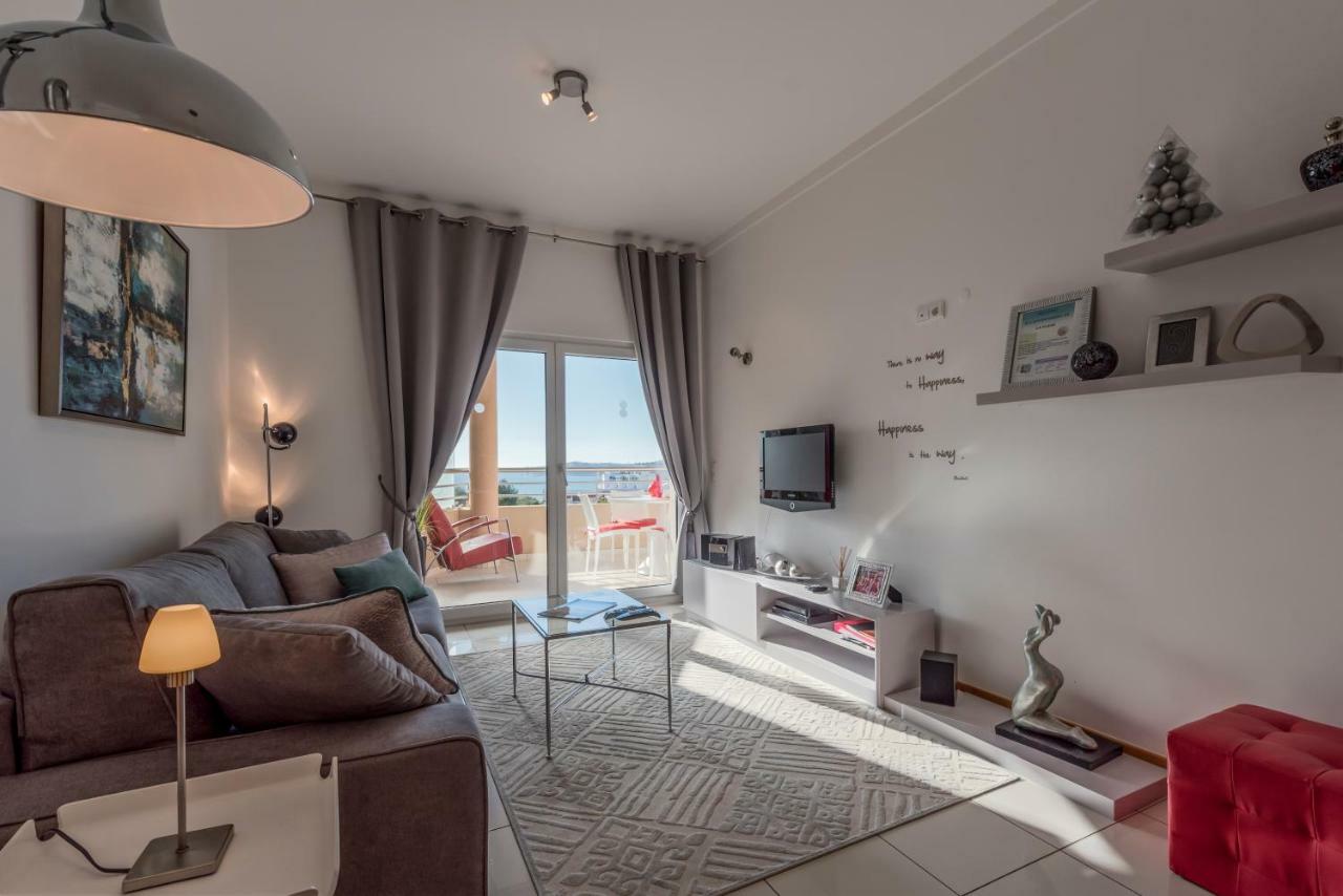 Beachfront Flat, Private Parking, Pools, Sea At Less Than 200 M (Adults Only) Appartement Albufeira Buitenkant foto